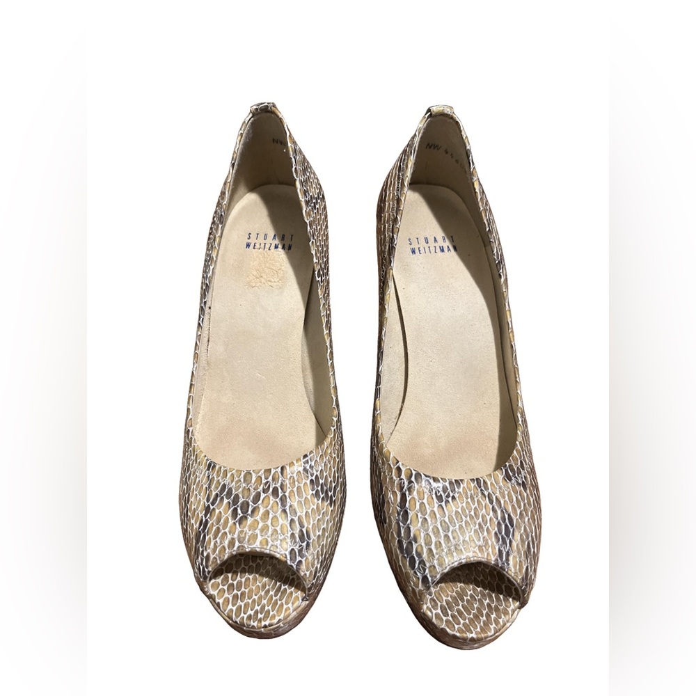 Stuart Weitzman Snake Embossed Leather 5” Heels Peeptoe Gold/Cream Color size 9